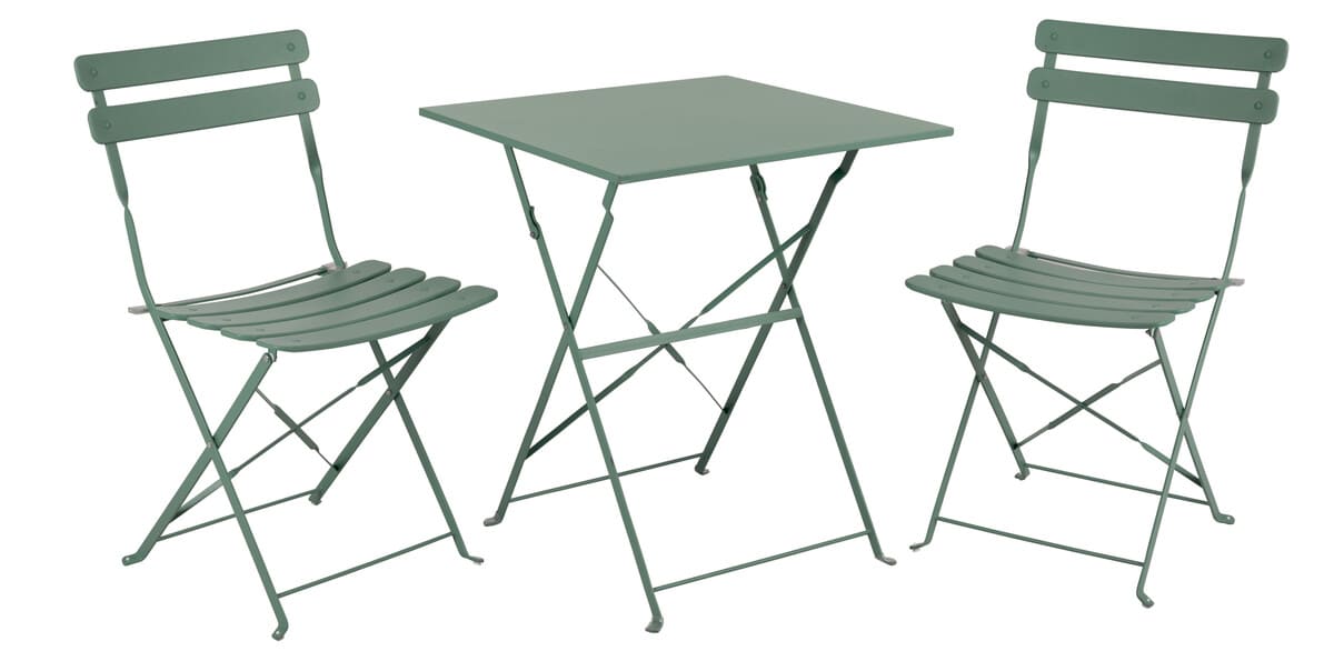 ponte-cafeset-gron Blixt svart fåtölj med grå dynor på altan.